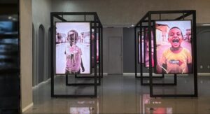 Exposição “Vozes que Ecoam” Apresenta o Primeiro Clube de Benefícios com Impacto Social do Brasil